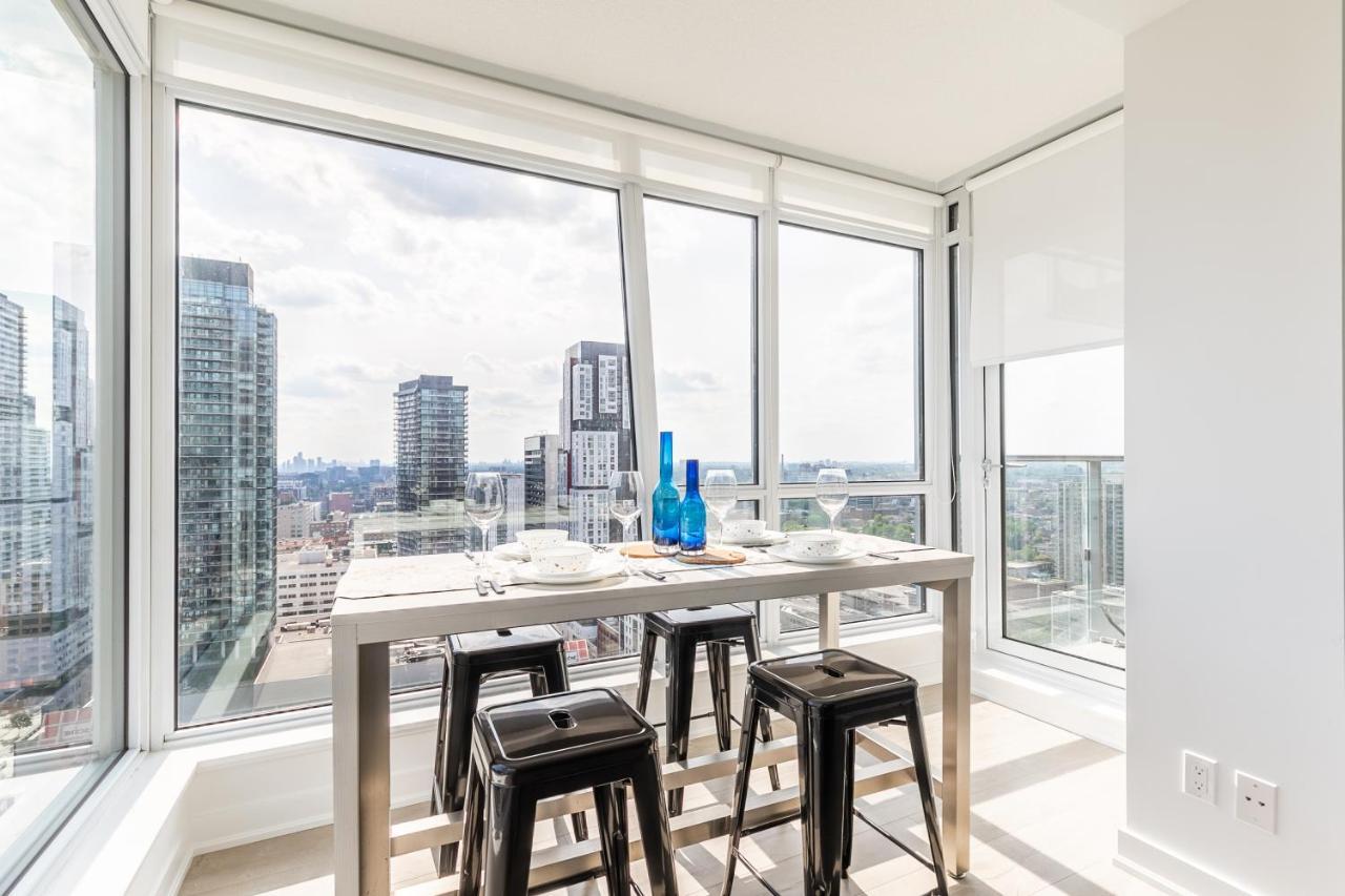 Luxury 2 Bedroom In The Heart Of Entertainment District - City Skyline View & Balcony Toronto Kültér fotó